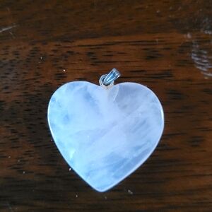 Elegant Heart-Shaped White Pendant